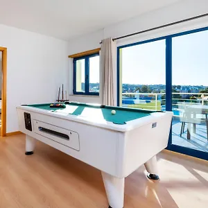 Penthouse 160sqm Wide Terraces Pool View & Private Hot Tub & Parking Appartement