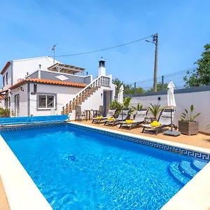 Villa Da Encosta - Private - Heated Swimming Pool - By Bedzy, Albufeira
